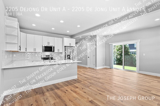 Building Photo - 2205 DeJong Dr