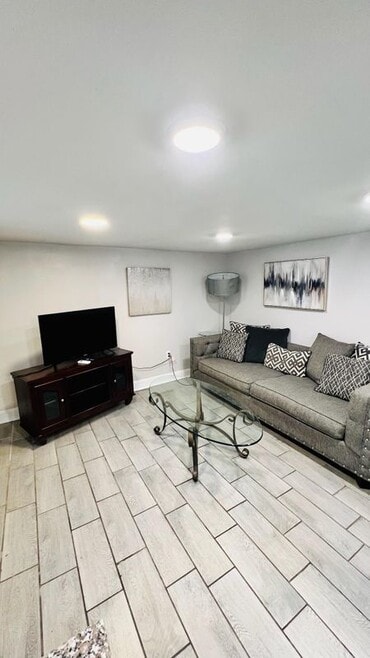 Building Photo - 5924 St Claude Ave