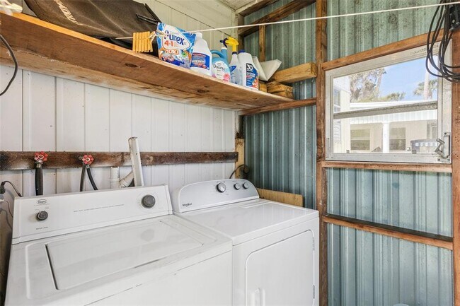 Building Photo - 77 Wildwood Ln