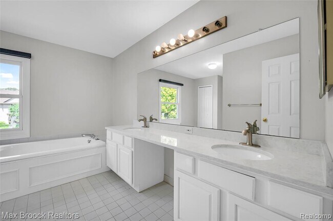 Building Photo - 107 Millstone Rd