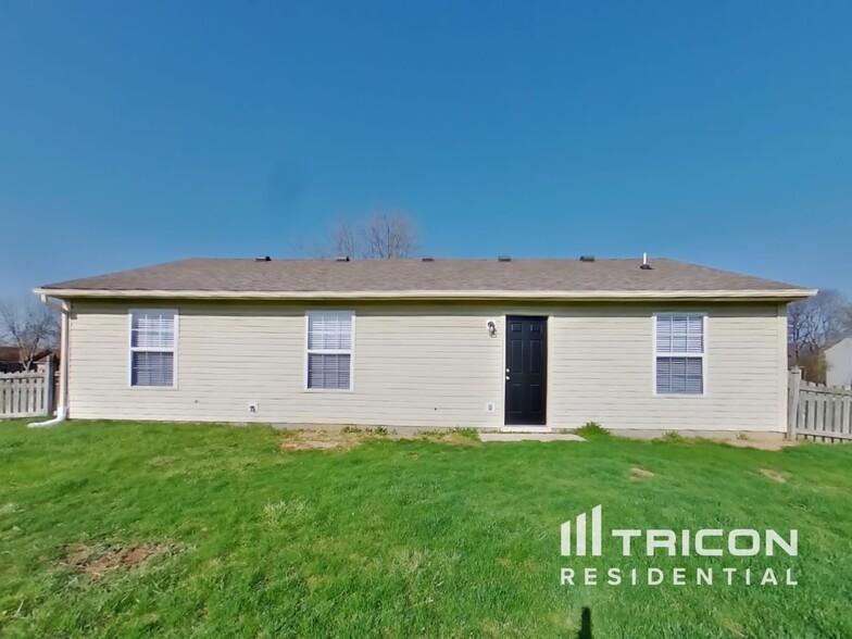 Building Photo - 701 Millbrook Dr