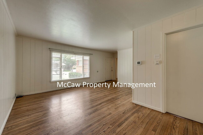 Building Photo - 2149 Utica Dr