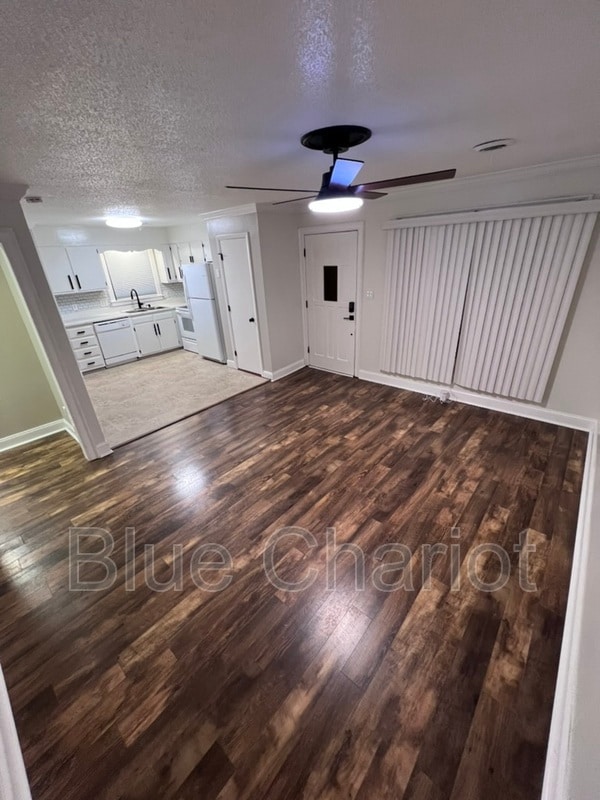 Building Photo - 4100 Pittsford Rd