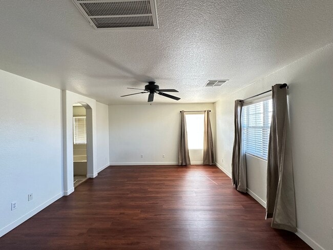 Building Photo - MESA MTNS EDGE POD 212& VALLA