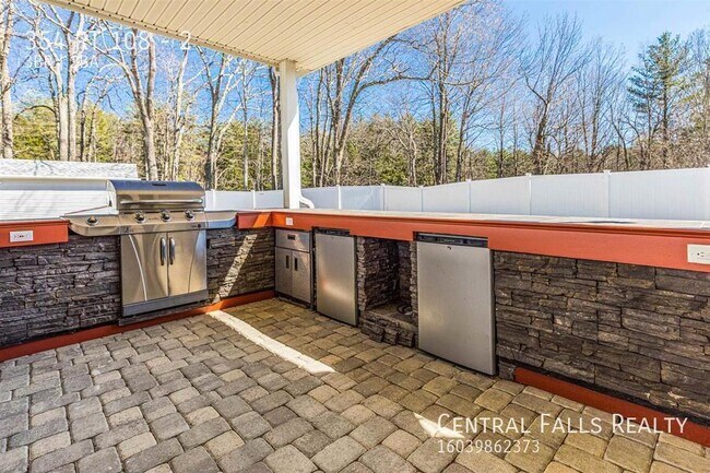 Building Photo - 354 NH-108