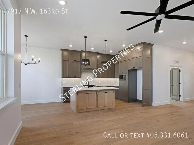 Building Photo - 7917 NW 163rd St