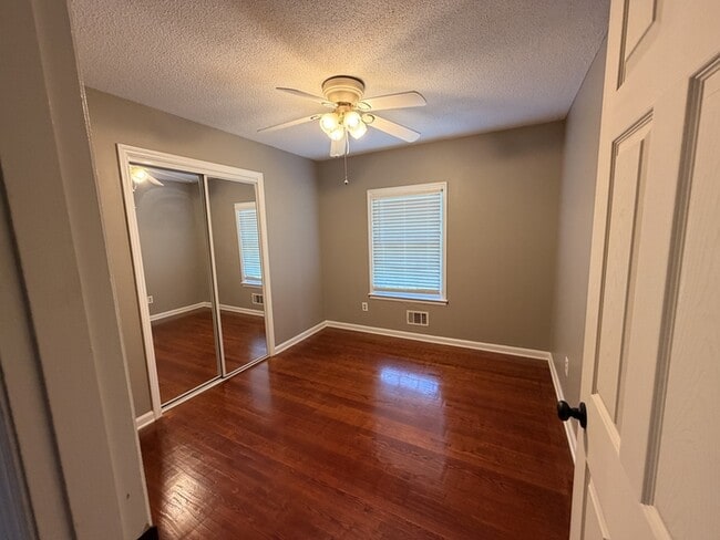 Building Photo - 159 Redwood Ct