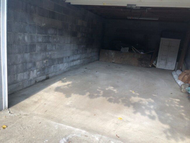 Building Photo - 1232 Oak Grove Ave