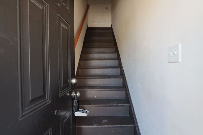 Building Photo - 1402 Bainbridge St