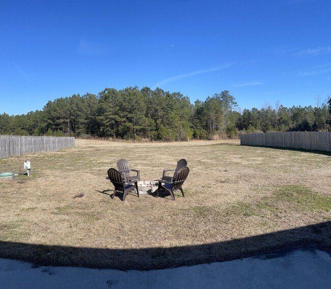 Building Photo - Ranch Home Available Soon!