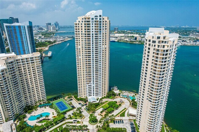 Building Photo - 848 Brickell Key Dr