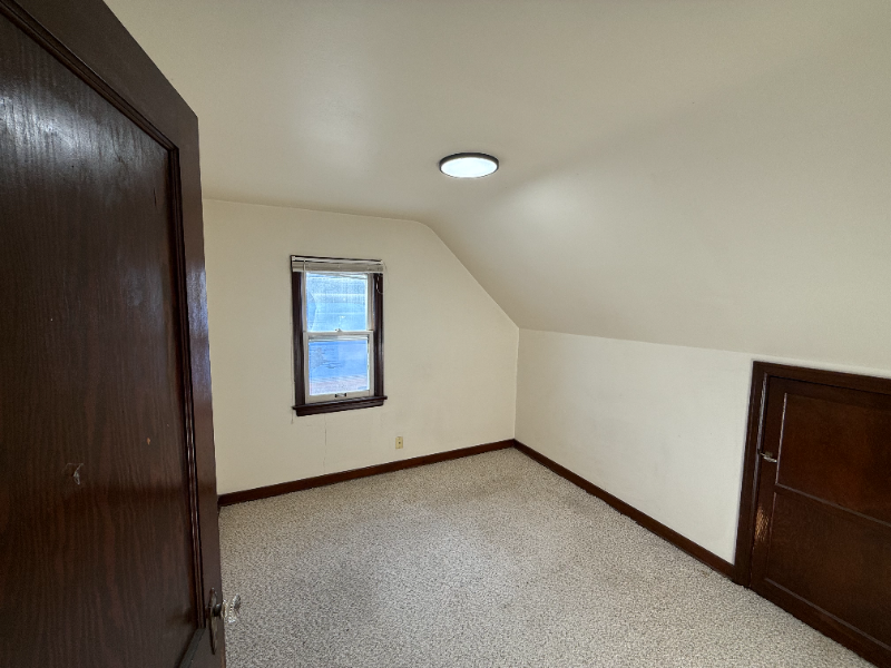 Building Photo - 2912 Meadow Ln