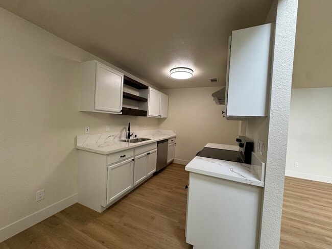 Building Photo - 5965 E Shields Ave