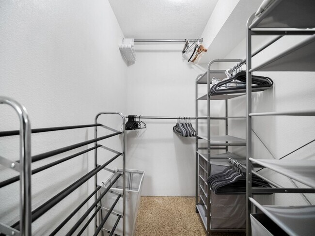 Building Photo - Bright & Comfortable 3 Bedroom Home (Furnished)