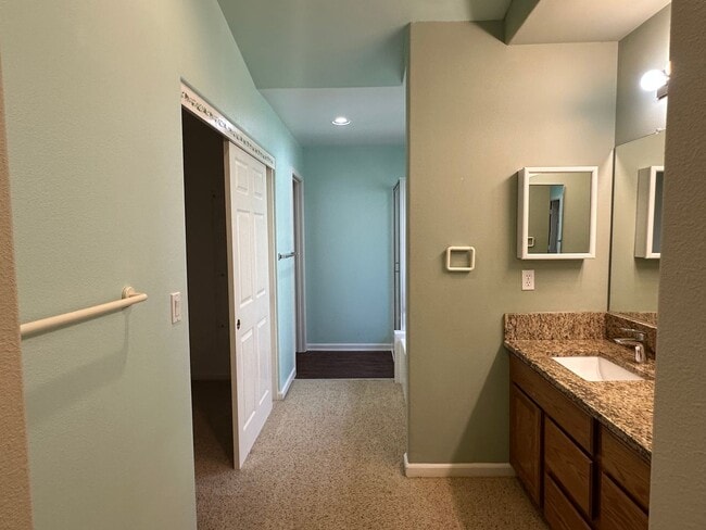 Building Photo - Beautiful 3 Bed + Bonus Room, 2.5 Bath Home!