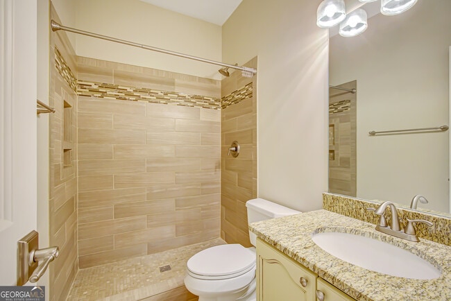 Building Photo - 112 Cottage Grove