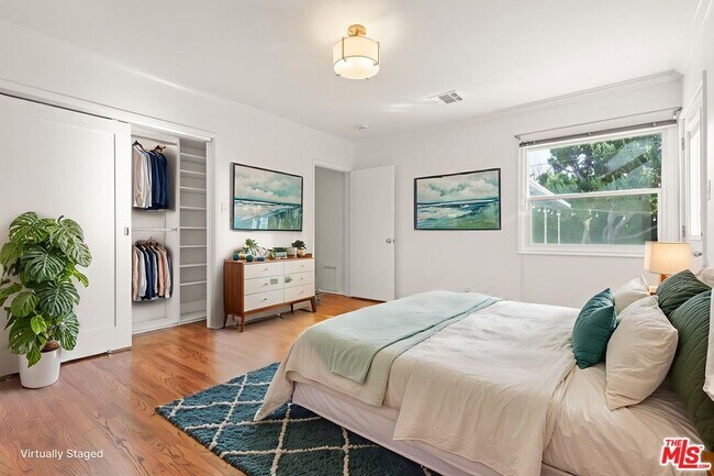 Building Photo - 5733 Radford Ave