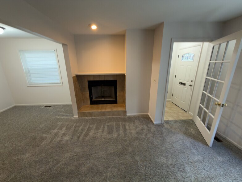 Primary Photo - 846 Beaconsfield Ave