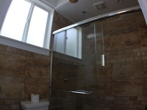 Building Photo - 22 Cotter St