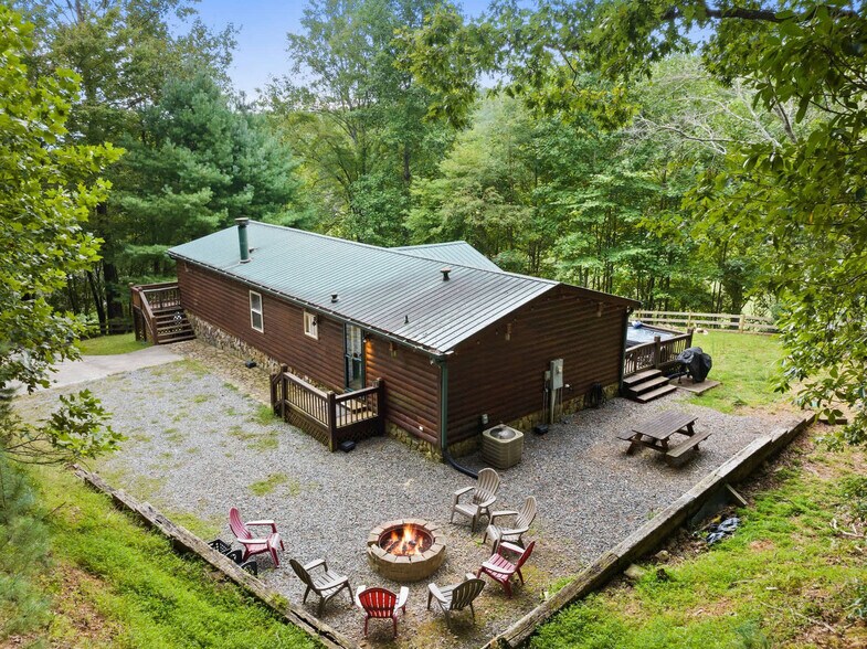 Building Photo - 1390 Snake Nation Rd