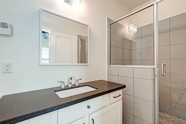 Building Photo - 2516 Bevis St