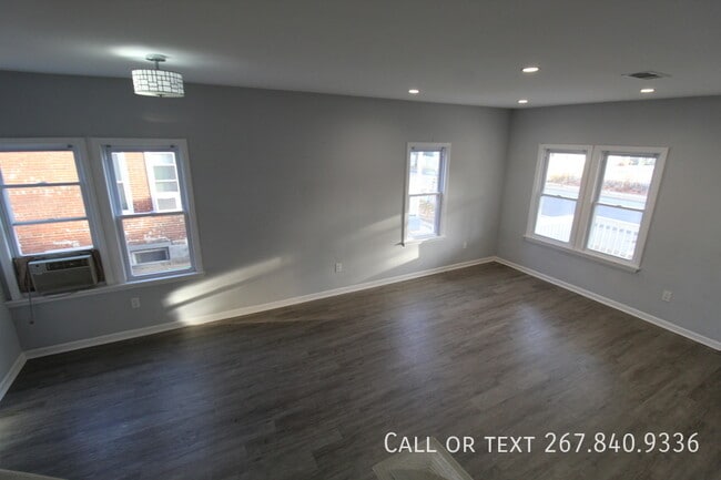 Building Photo - 421 Bridgeboro St