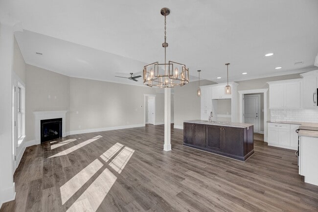 Building Photo - Large Beautiful Townhome in Summerfield NC