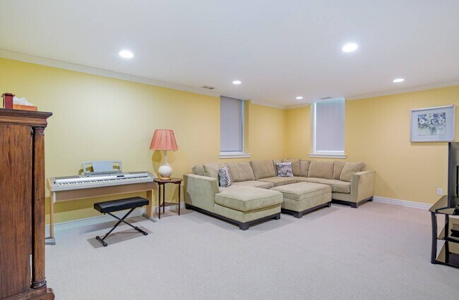 Building Photo - 18 Cuffee Dr