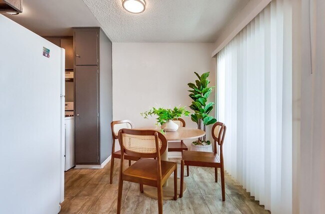 Building Photo - 6117 11th Ave