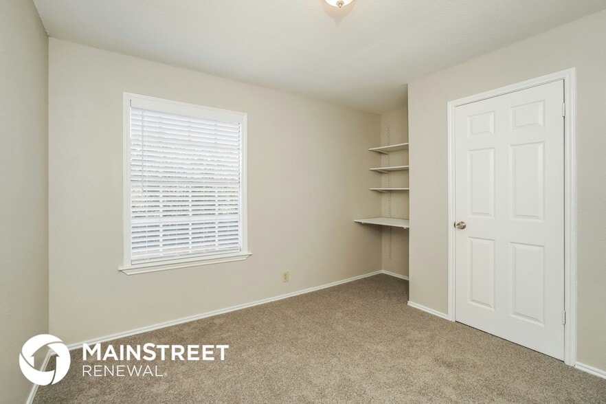 Building Photo - 8643 Silent Oaks