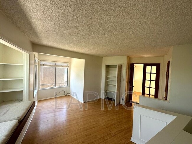 Building Photo - 2434 Echo Park Ave