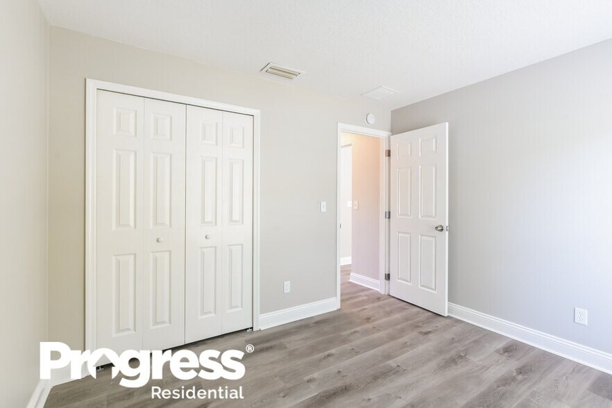 Building Photo - 13449 Silver Leaf Cir
