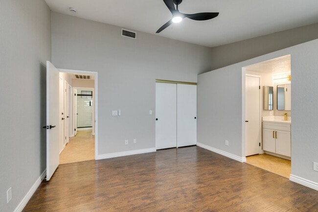 Building Photo - Stunning fully remodeled single-story home