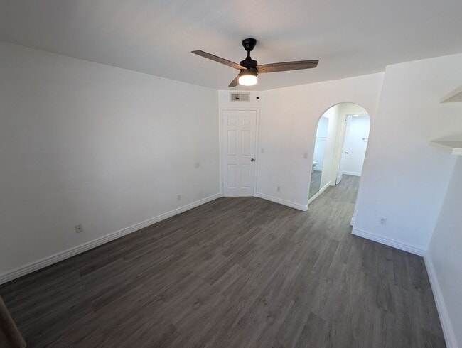 Building Photo - 2 Bedroom Condo Unit in the Papago Park Vi...
