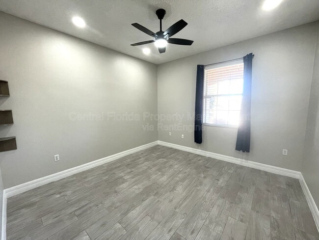 Building Photo - 4032 Meadowlark Dr