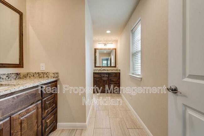 Building Photo - 625 Turtledove Ln