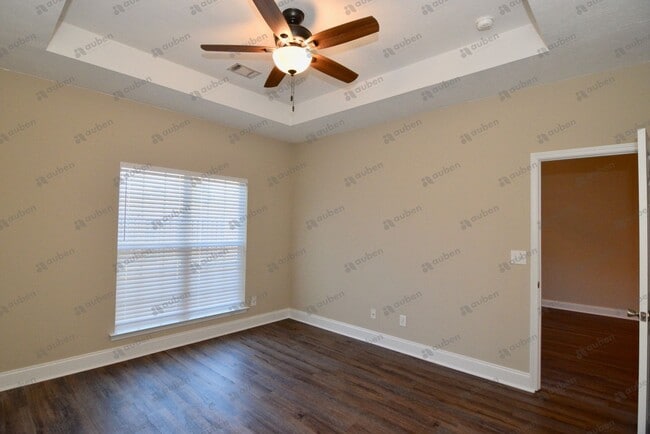 Building Photo - $1,350 - 2 Bed/2 Bath House for rent in Gr...
