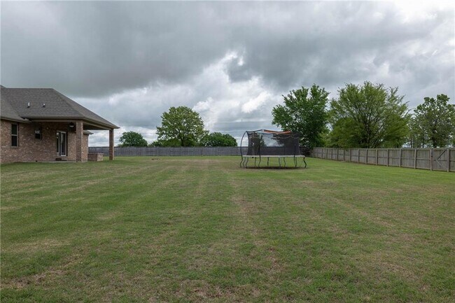 Building Photo - 13427 Meadow Ridge