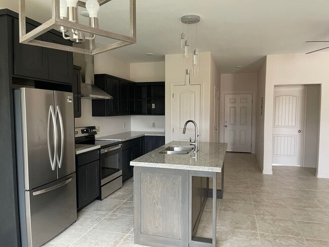 Building Photo - 6908 Molinos Dr