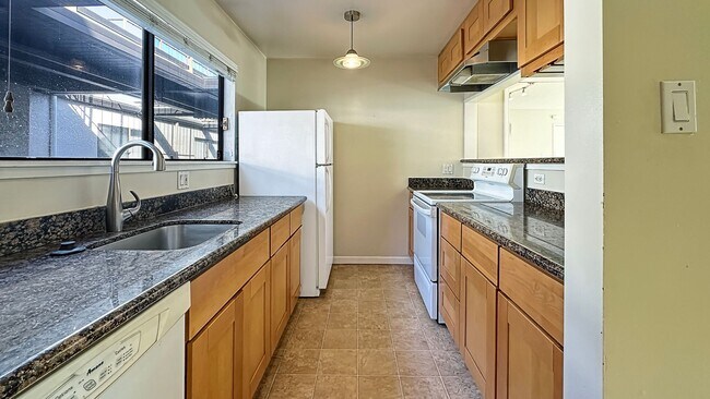 Building Photo - Waterfront Living in the Heart of Jack London Square