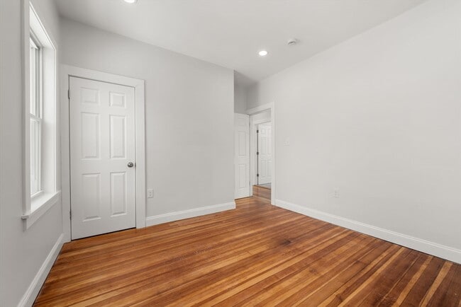 Building Photo - 53 Woodford St