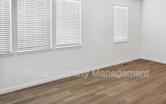 Building Photo - 628 Thoroughbred Ln