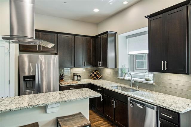 Building Photo - 5820 Bryan Pkwy