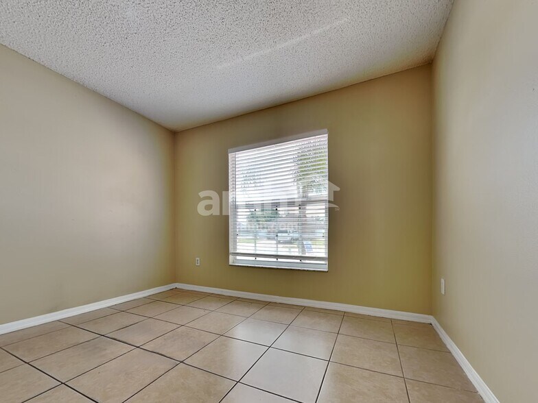 Building Photo - 4426 Country Hills Blvd
