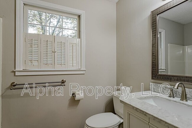 Building Photo - 111 Canebrake Dr