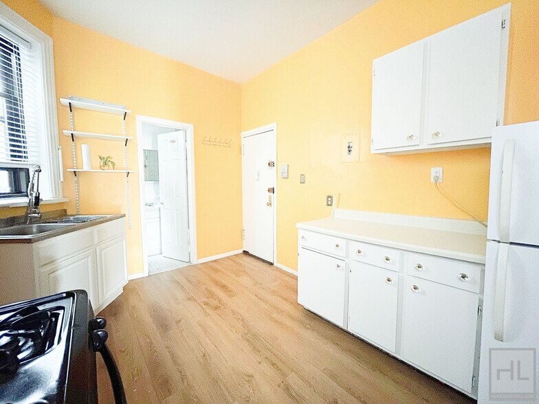 Building Photo - AMSTERDAM AVENUE