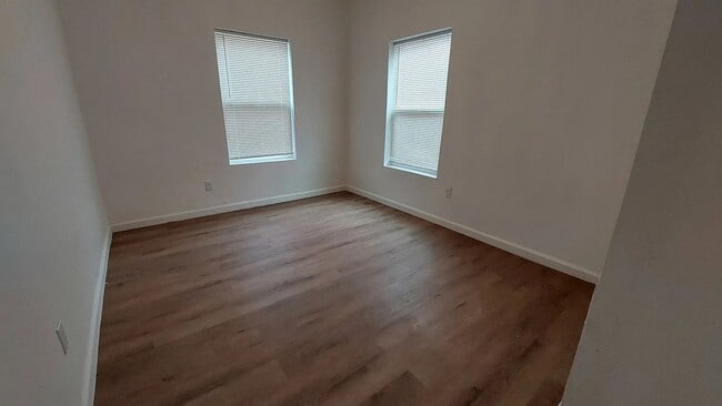 Building Photo - 2123 Langford St