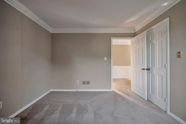 Building Photo - 10917 Wickshire Way