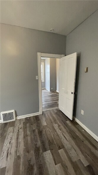 Building Photo - 139 N Water Ave