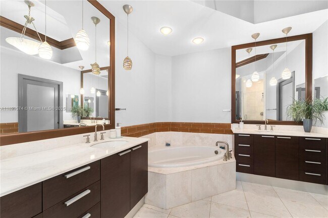 Building Photo - 3535 S Ocean Dr
